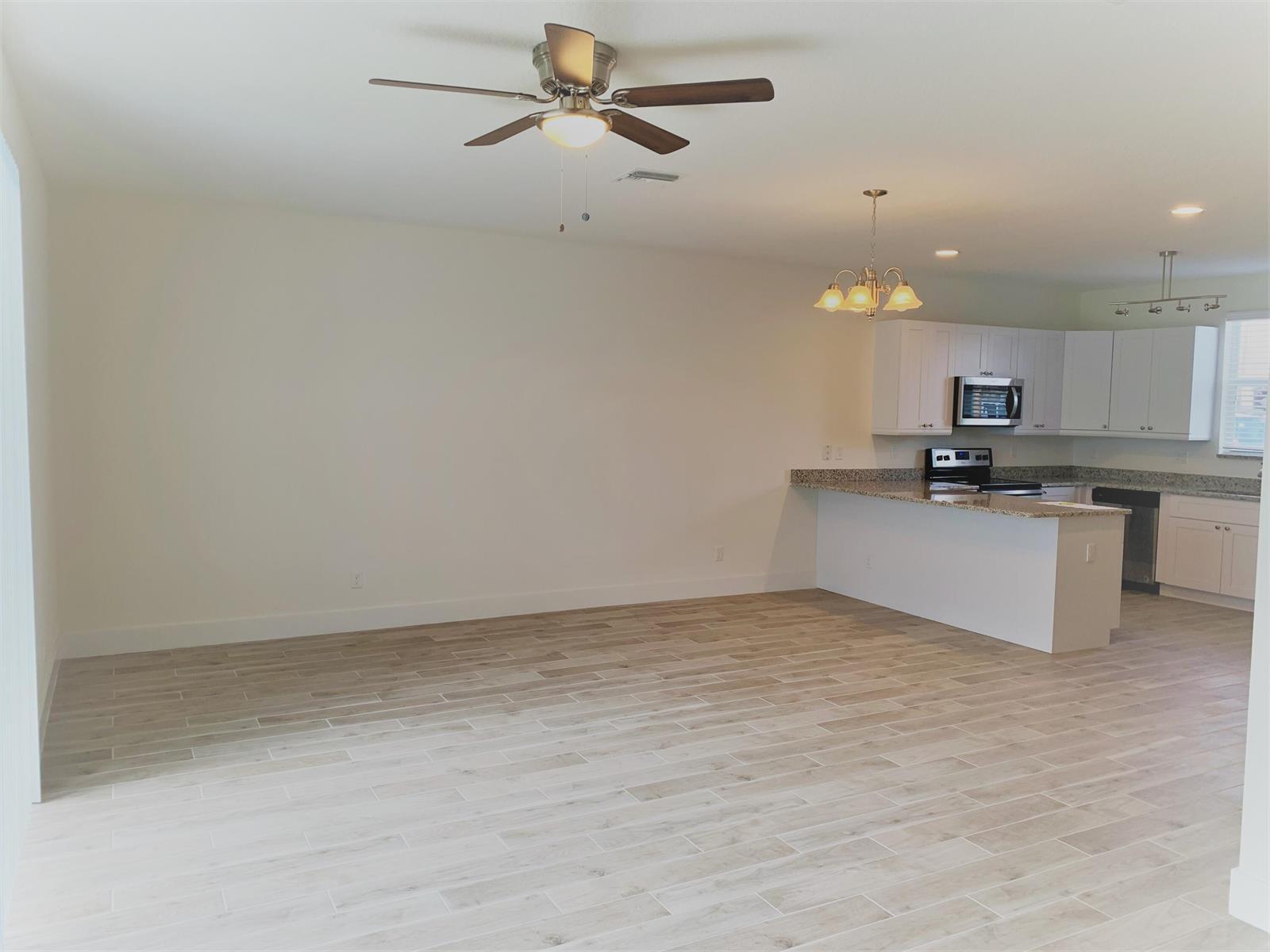Building Photo - 210 Osprey Cir