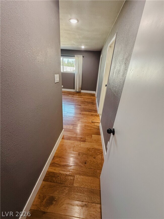 Building Photo - 2580 E Hacienda Ave