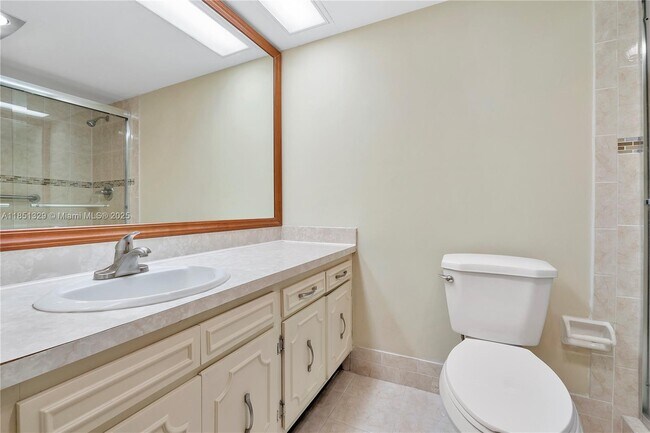 Building Photo - 3351 S Palm Aire Dr