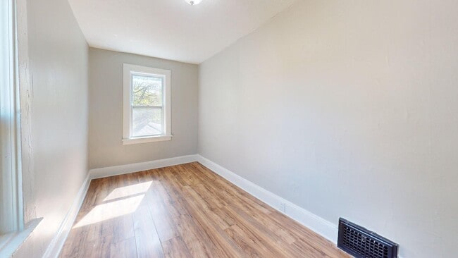 Building Photo - 3149 W 32nd St