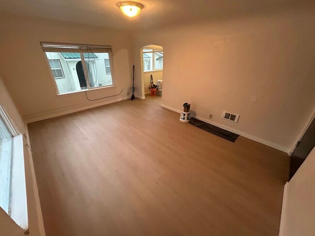 Building Photo - 400 W 13th St