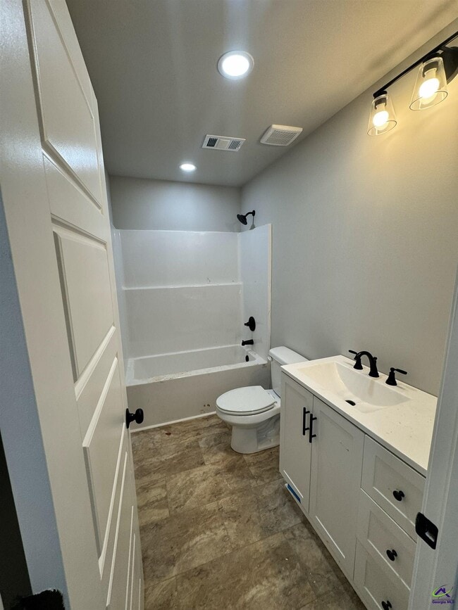 Building Photo - 305 N 4th St