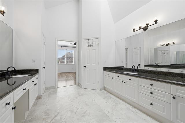 Building Photo - 5955 Rosebud Dr