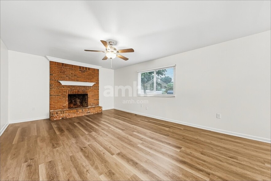 Building Photo - 10082 Shagy Bark Ct