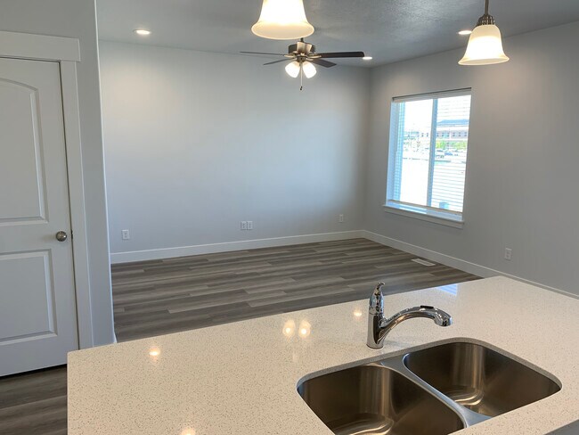 Building Photo - Rodrigues - Hendry Ln