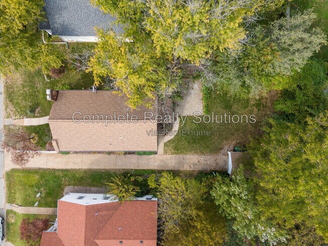 Building Photo - 8511 Florence Ave