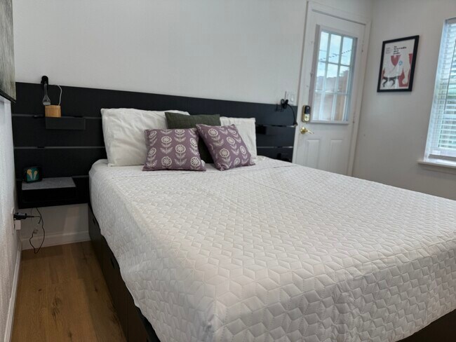 Building Photo - Spring Lawson