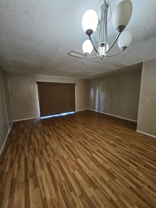 Building Photo - 427 Sheoah Blvd