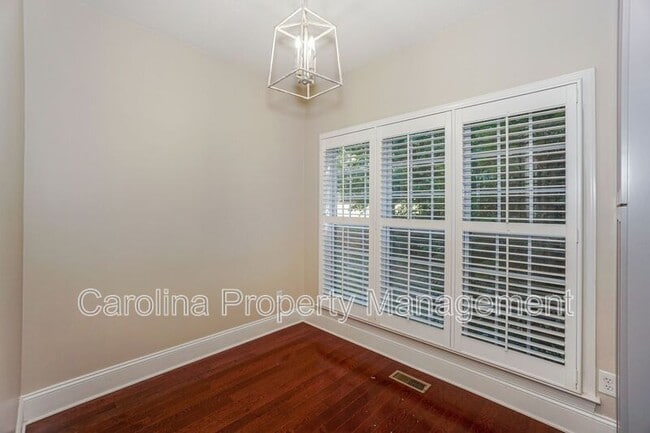 Building Photo - 181 Streamside Pl