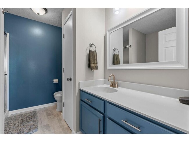 Building Photo - 2504 Country View Dr