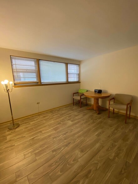 Building Photo - 2403 N 75th Ct