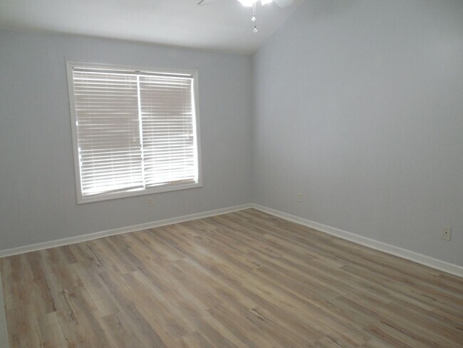 Building Photo - Grovetown Townhome Unit