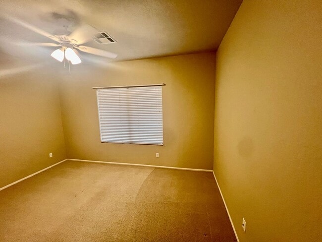 Building Photo - Great home on quiet cut-de-sac