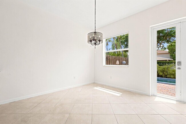 Building Photo - Northeast 18th Avenue, Fort Lauderdale, FL 33304 - 3 BR 2.5 BA townhouse