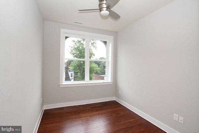 Building Photo - 400 S 45th St
