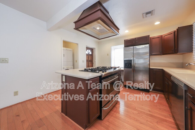 Building Photo - 1014 N 7th Ave