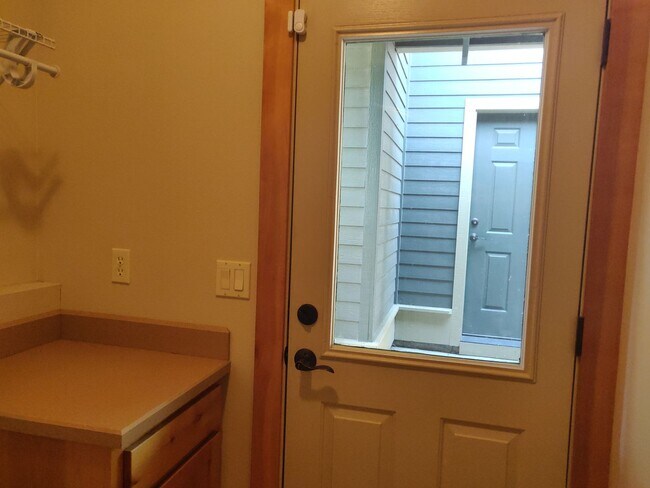 Building Photo - Charming 3x2.5 Modern Craftsman Home in NW...
