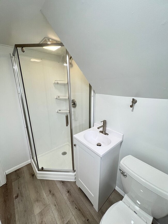 Building Photo - AVAILABLE JUNE - Upper 2 Bed 1 Bath in Billings Park Superior