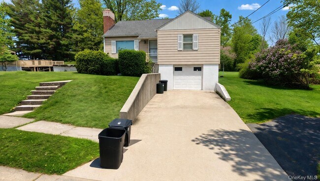 Building Photo - 19 Lawrence Ave