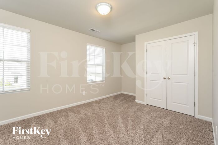 Building Photo - 3710 Streamside Dr