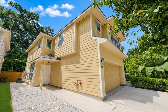Building Photo - 225 Summerhaze Cir