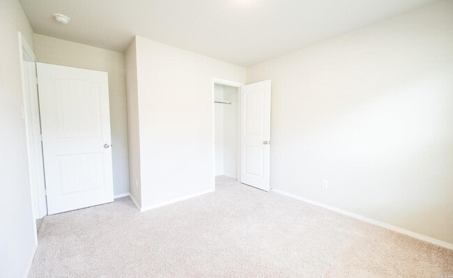 Building Photo - 44 Dunnaway Dr