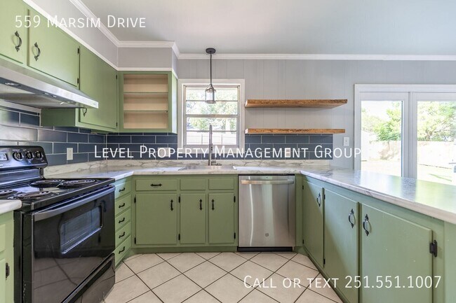 Building Photo - 559 Marsim Dr