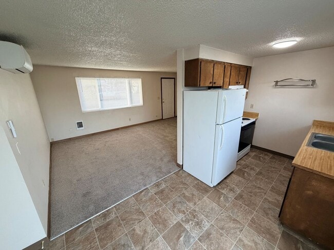 Building Photo - Two Bedroom Home in Aumsville