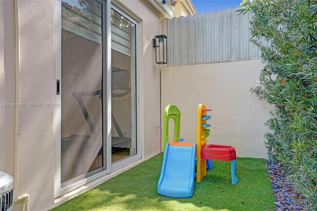 Building Photo - 20824 NE 37th Ave