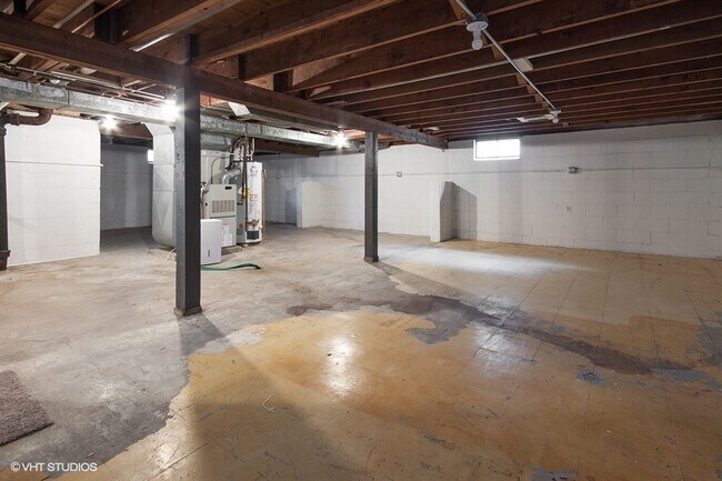 Building Photo - 1457 S 5th Ave