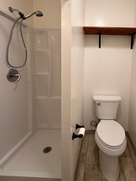 Building Photo - 3115 Flower Cir