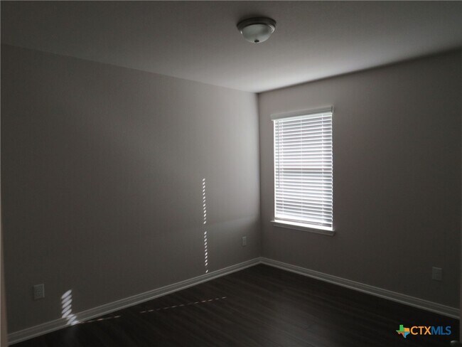 Building Photo - 6308 Golden Gate Dr