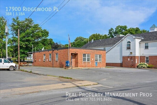 Building Photo - 17900 Ridgewood Pl