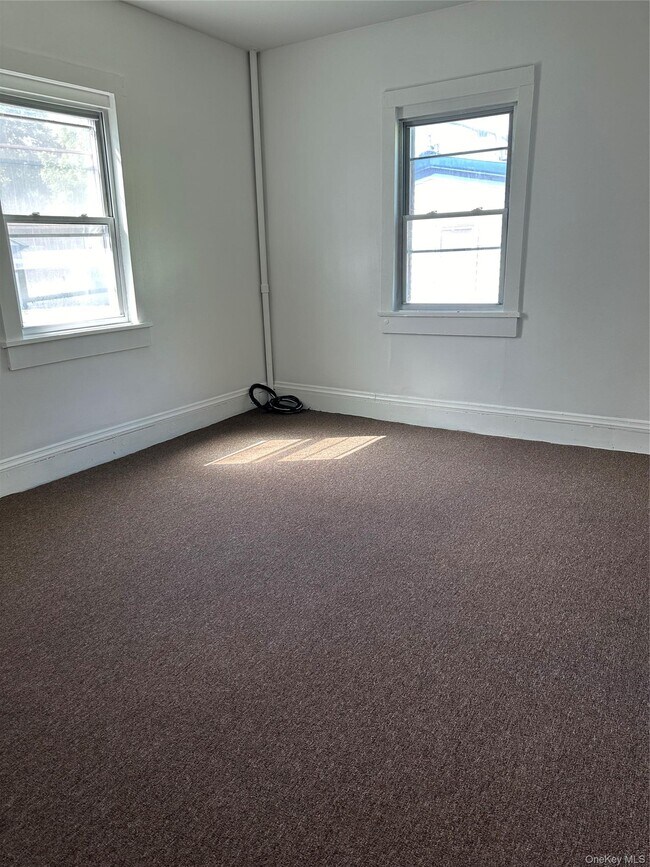 Building Photo - 1110 NY-94