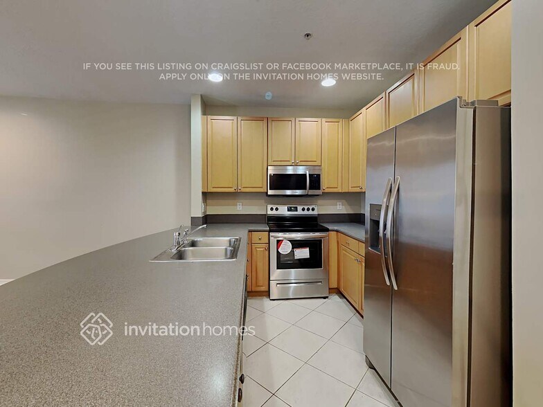 Building Photo - 1529 Cades Bay Ave
