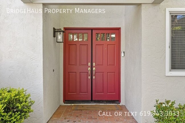 Building Photo - 1004 St Albans Pl