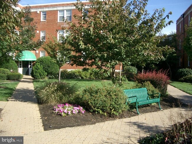 Building Photo - 26 S Old Glebe Rd