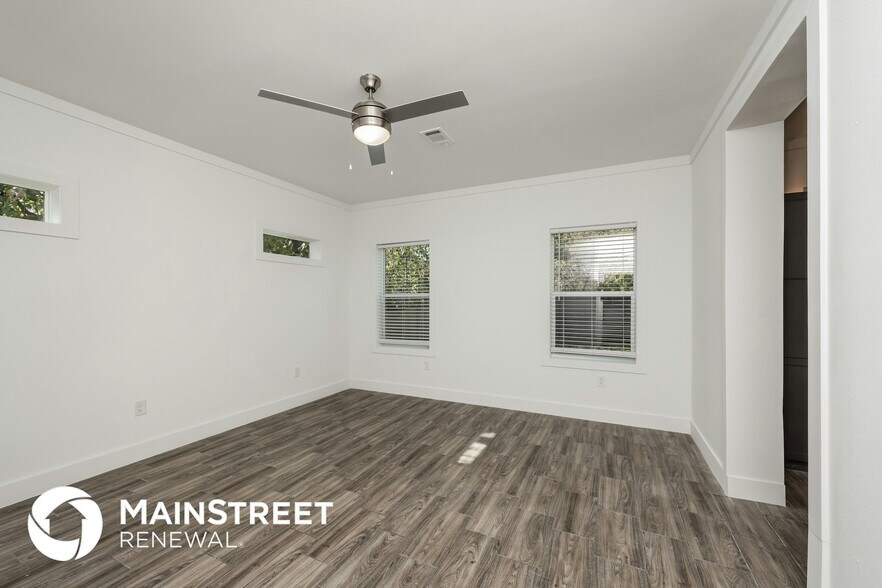 Building Photo - 3733 Vineyard Dr