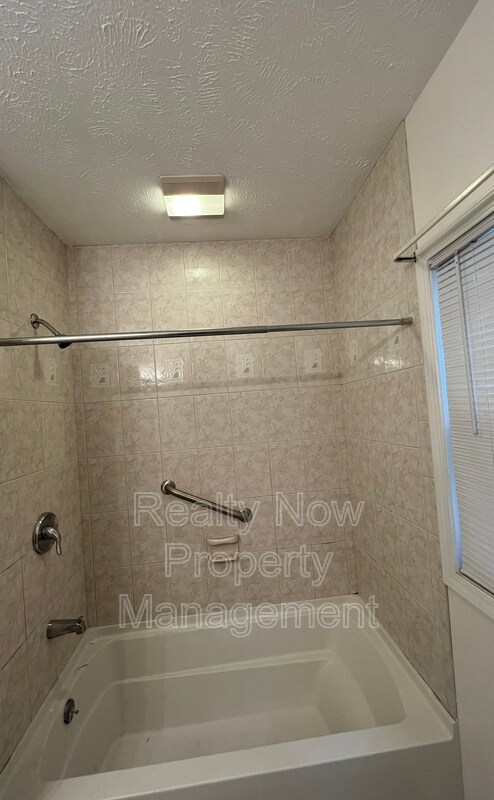 Building Photo - 12226 Fairview Ct