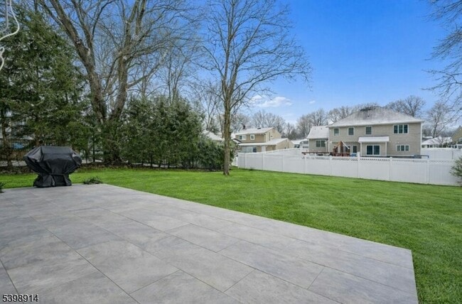 Building Photo - 30 Hemlock Terrace