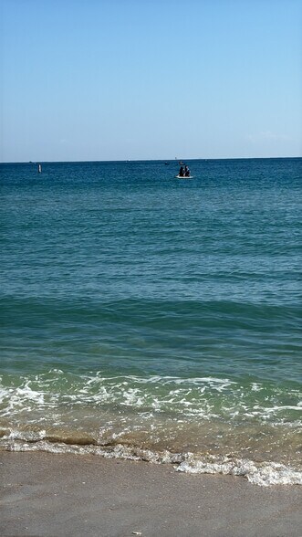 Building Photo - 6000 N Ocean Blvd