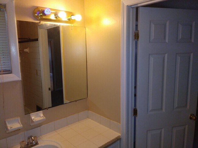 Building Photo - 671 Georgia Ave