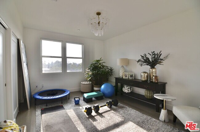 Building Photo - 5703 Laurel Canyon Blvd
