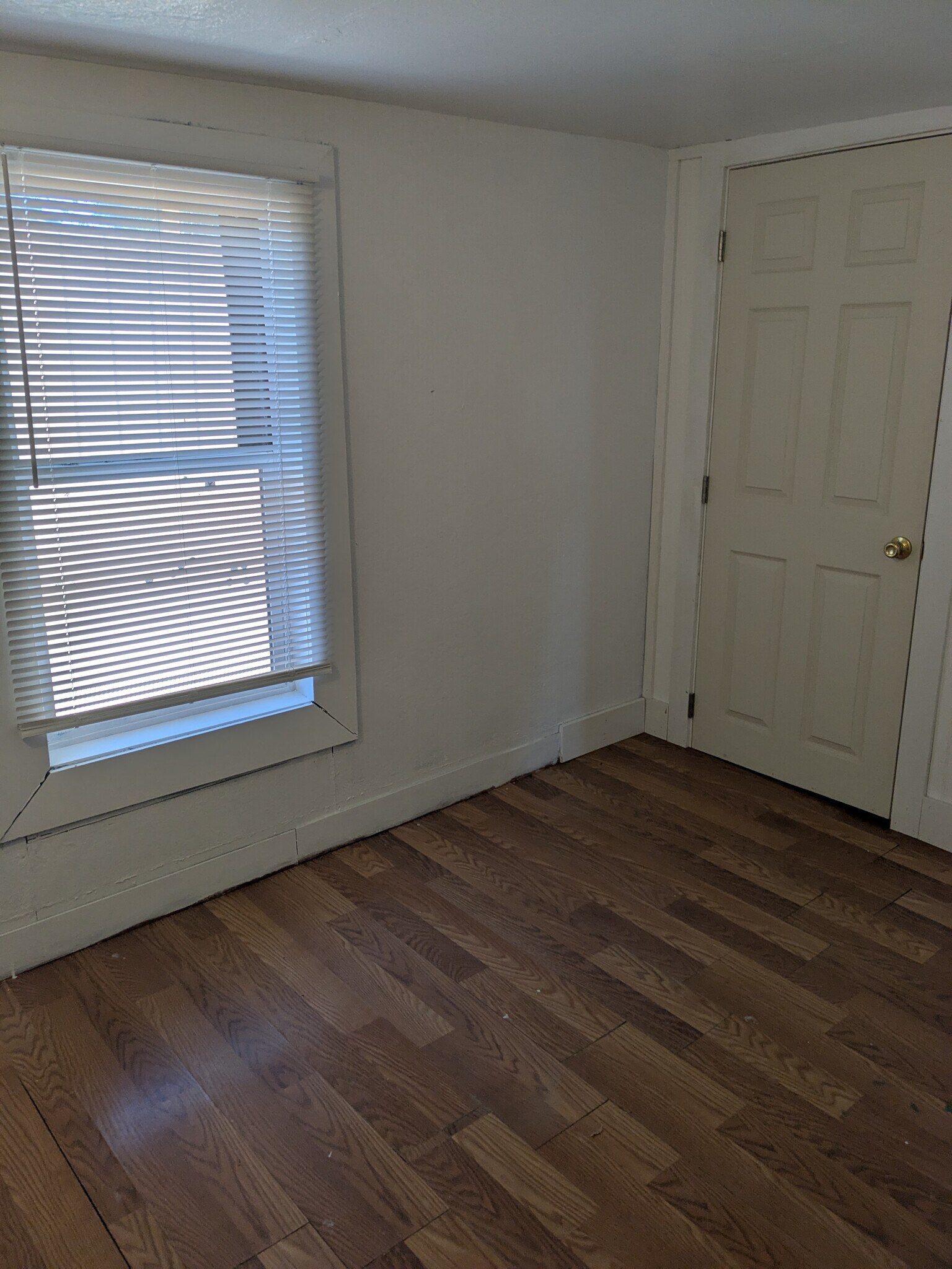 Building Photo - 811 Plum Ave