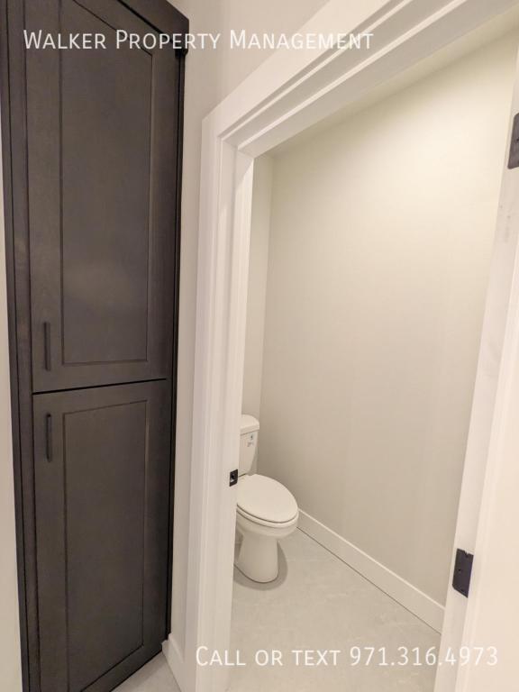 Building Photo - 1000 E Rork Ct