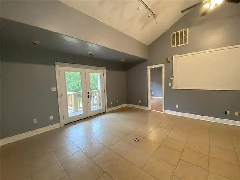 Building Photo - 22231 Prats Rd