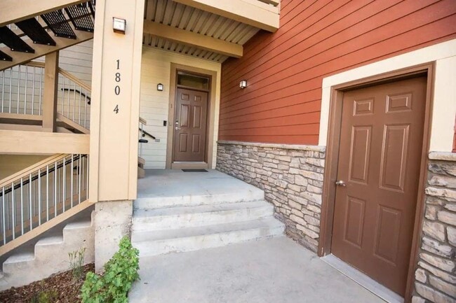 Building Photo - 180 Spinner Ct