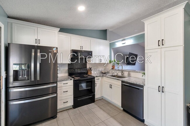 Building Photo - 4891 S Holland Ct