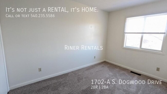 Building Photo - 1702-A S Dogwood Dr