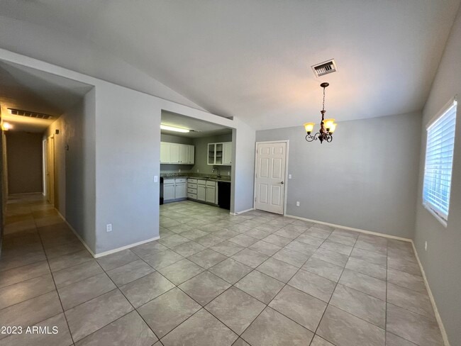 Building Photo - 737 W Ocotillo St